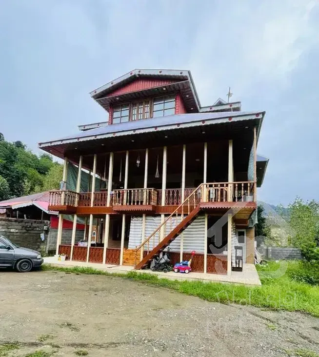 یک خانه ویلای بومگردی ۲۰۰ متری