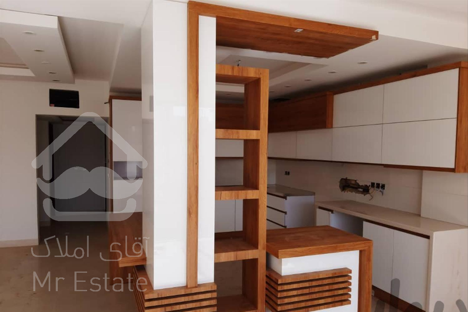 ساخت انواع کابینت و درب چوبی