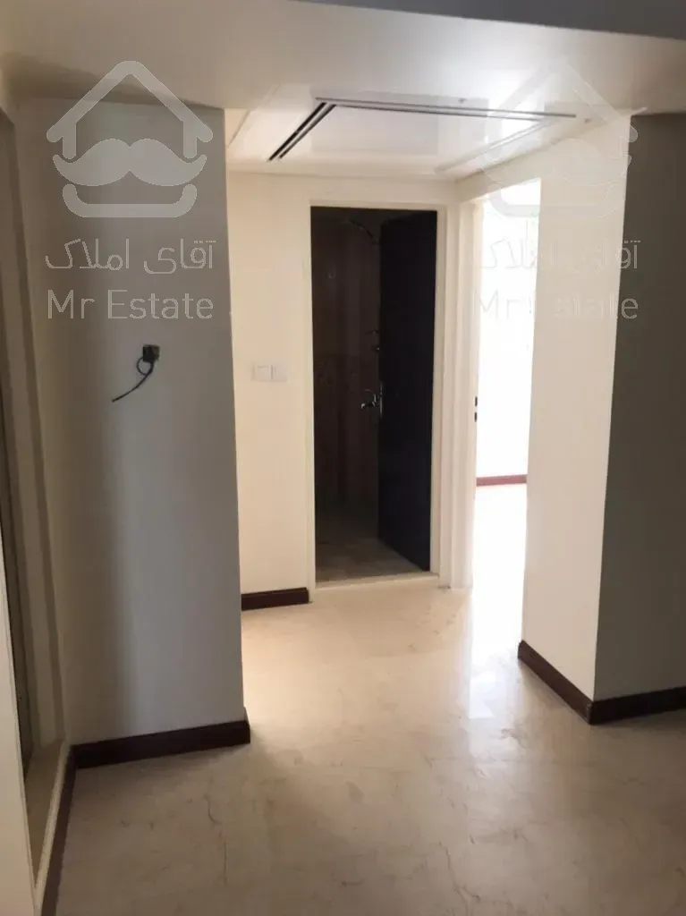 ۱۴۰ متر اداری نوساز  ۲ پارکینگ سندی