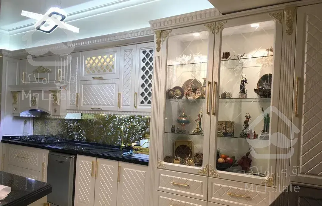 فرشته/٣١٥متر/٢٨مترتراس/٣پارکینگ