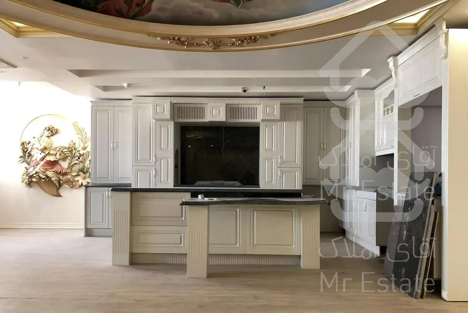 ١٩٠ متر/طبقات بالا/برج مجلل خلیج فارس