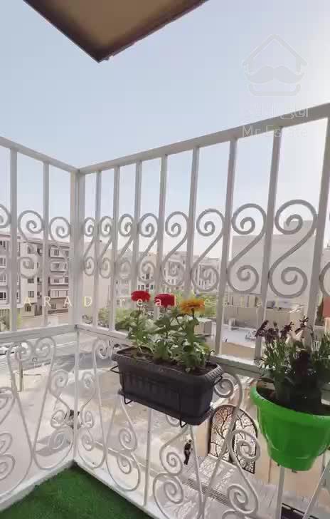 ۵۸متر ۲خواب/ پارکینگ+بالکن+انباری دو نبش/۴باغ