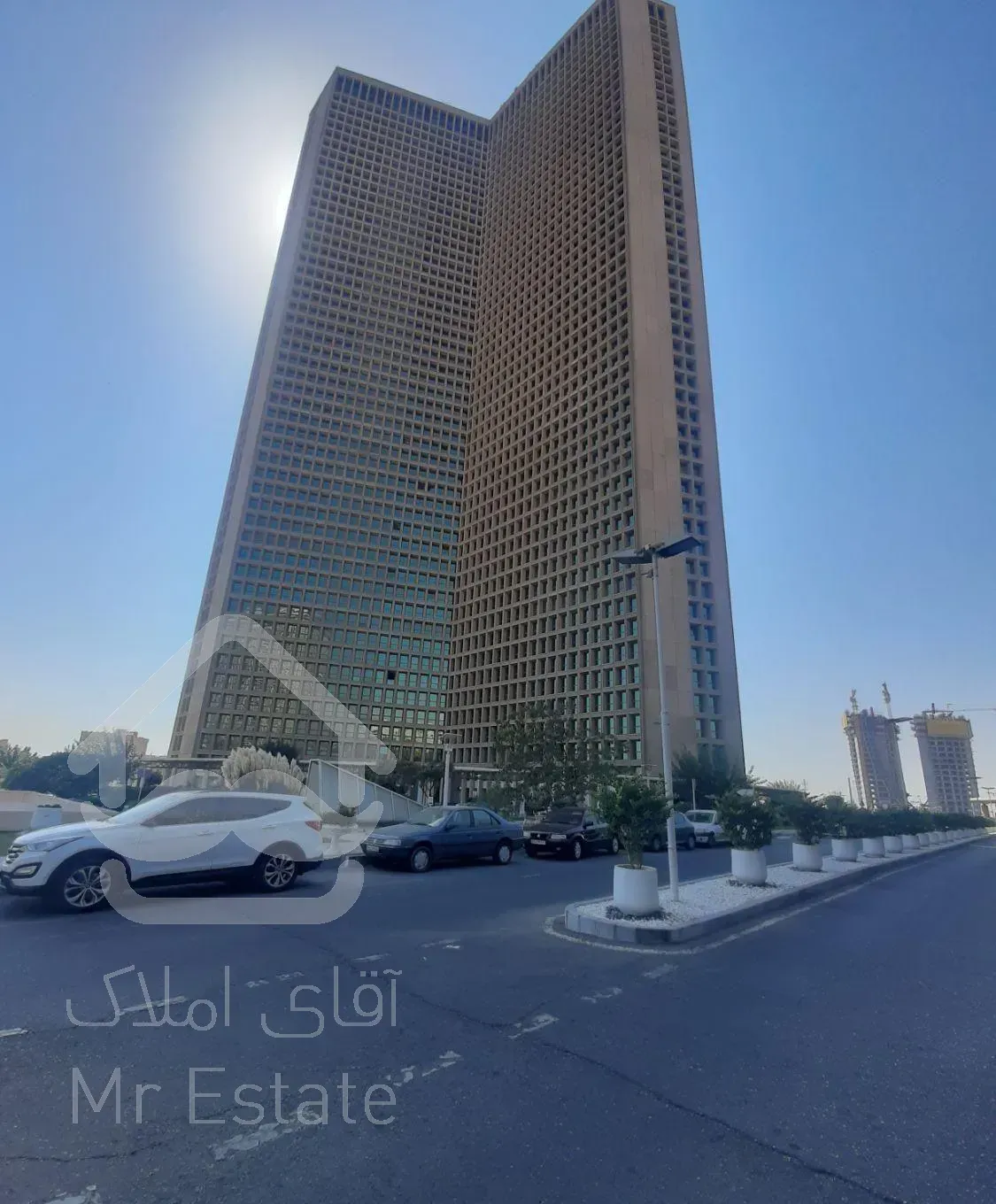 برج بین الملل تهران ۱۷۵ متر ۲ خوابه