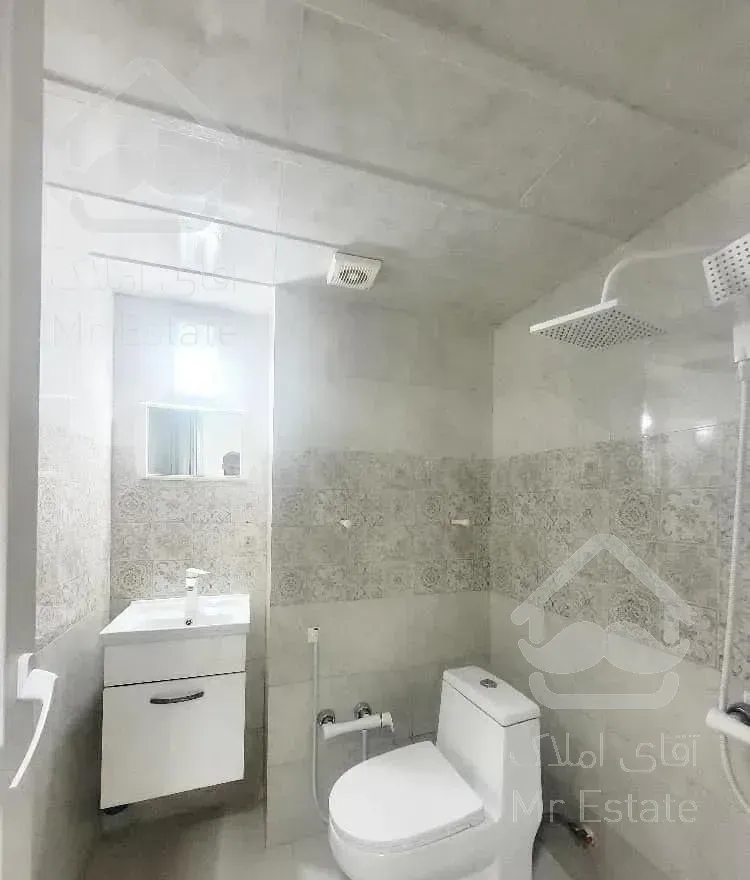 آپارتمان بر اصلی تاجداری دو کله با ویو  بالکن