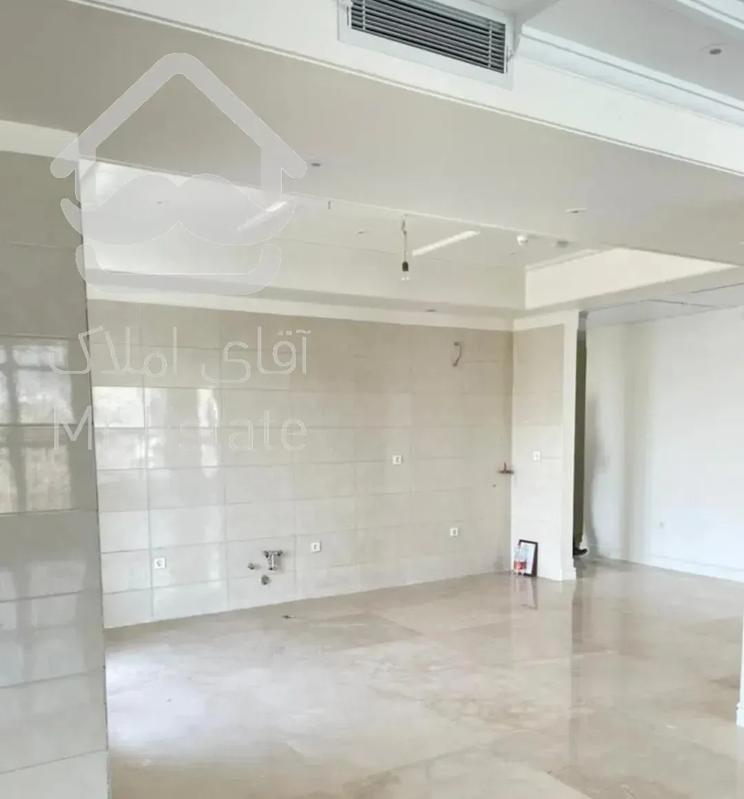 ازگل ۱۷۳متر نوساز ۲پارکینگ