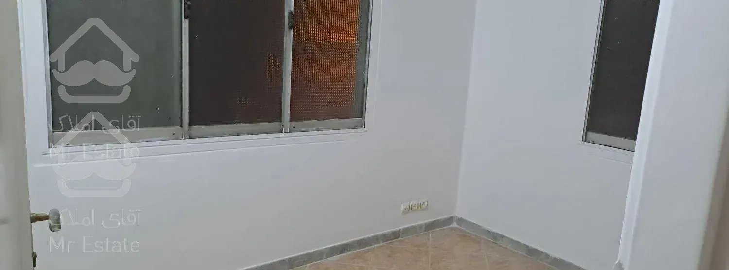 ۱۱۰ متر کل ملک ۸۵ متر بنا دو تا اتاق خواب