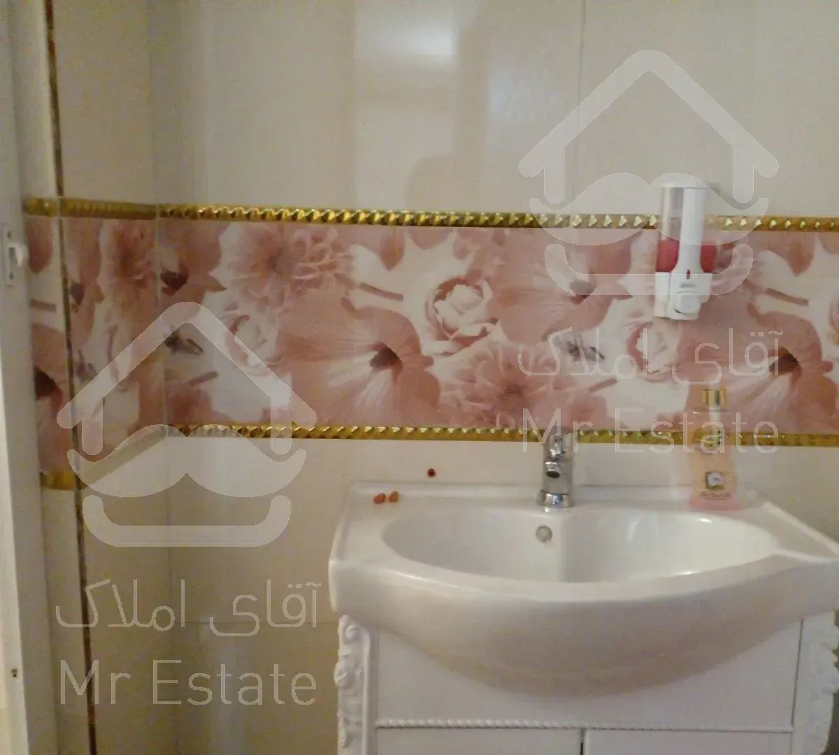 خانه ۱۱۵ متری در آخرطالقانی طبقه همکف