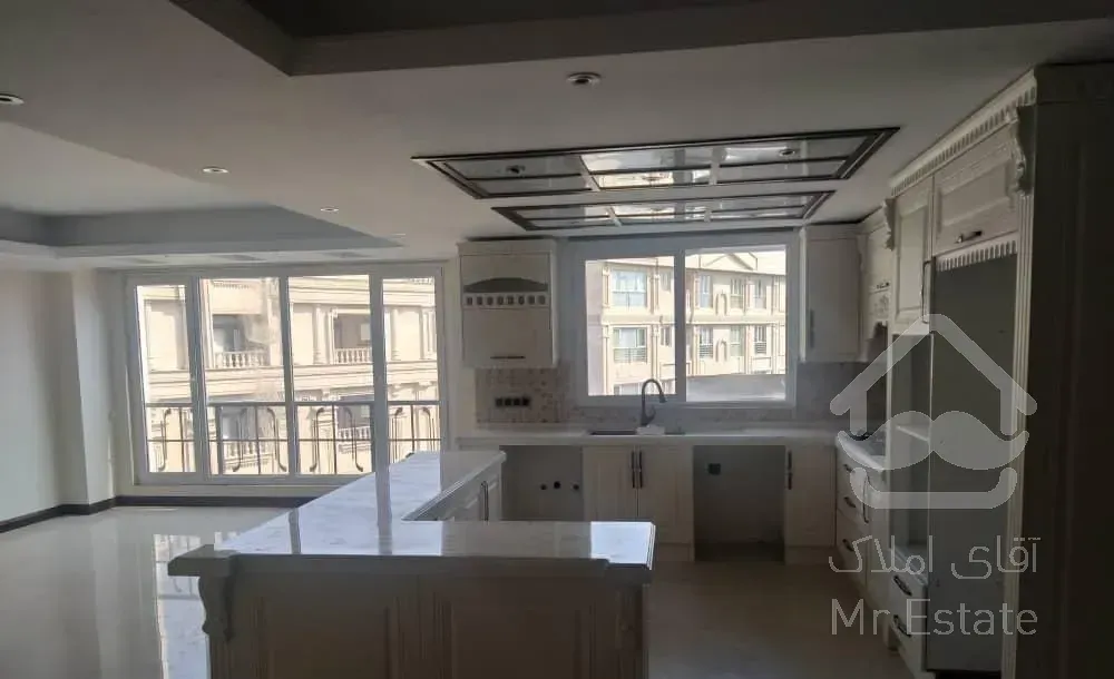 گاندی ۱۳۰ متر ( اکواریوم  )