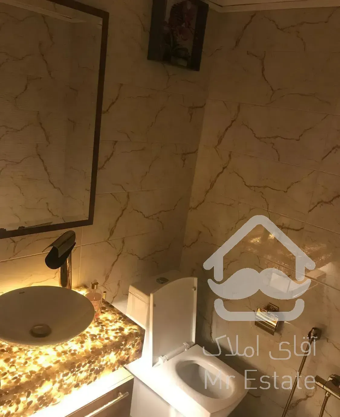 شهرک /  ۱۳۱ متر / ۲خواب/ طبقات /