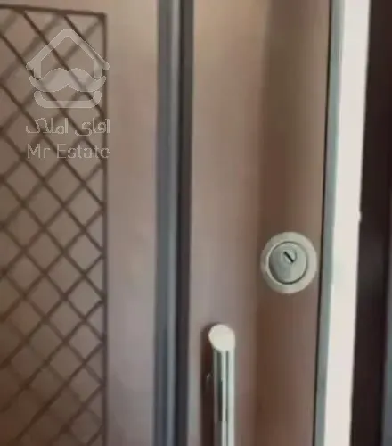 آپارتمان ۸۳ متری انتهای خیابان سپاه