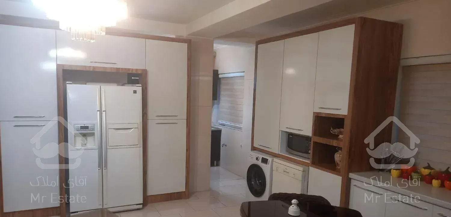 ۱۴۵ متر سه خوابه ولیعصر ۸