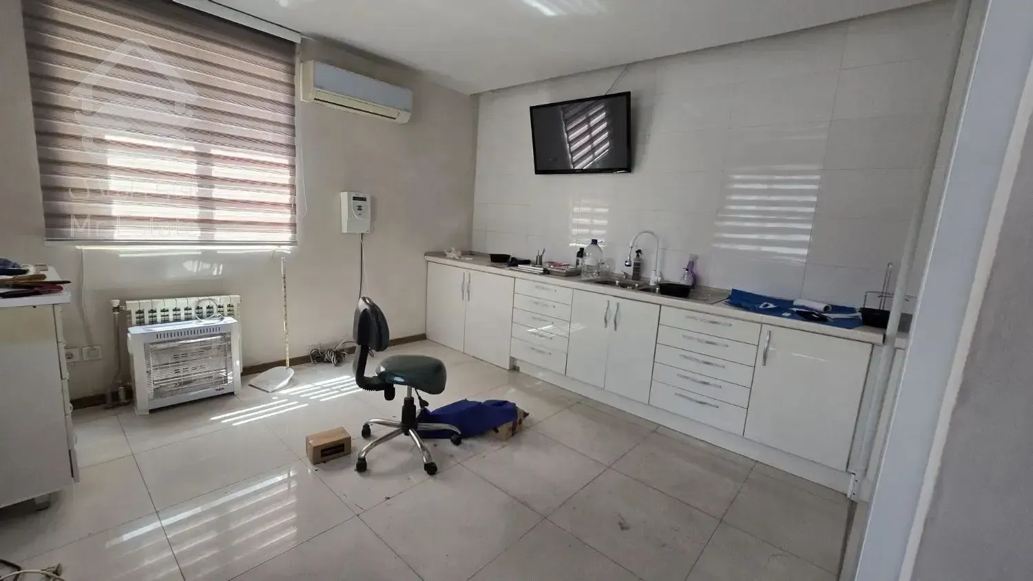 85متر سعادت آباد*ساختمان پزشکان(جای پارک مناسب)