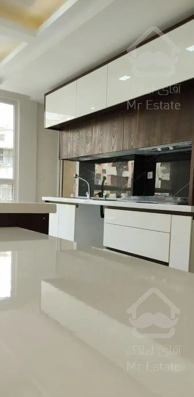 ۱۷۶متر ، تک واحدی نوساز ، ۲ پارکینگ