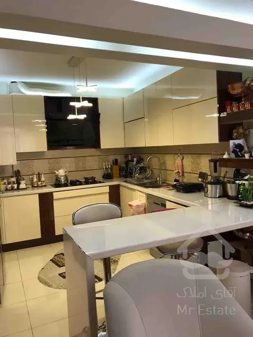 ۶۲ متر تک واحدی نیک نام