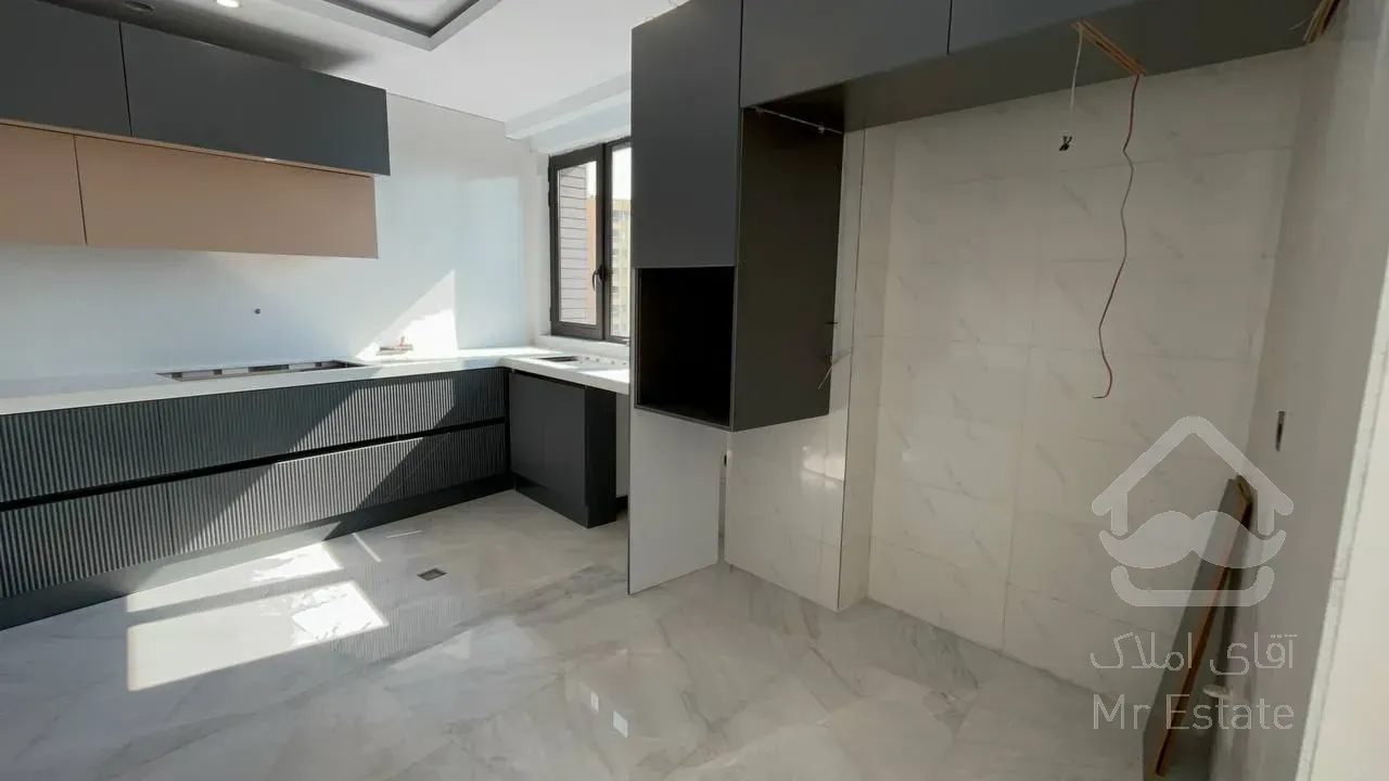 فروش اپارتمان 195 متری محودیه