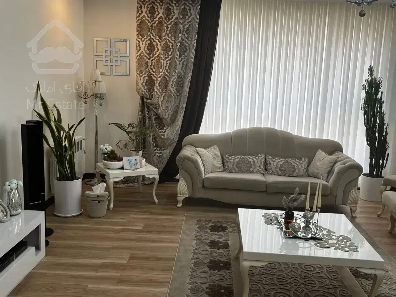 آپارتمان 110 متری ، شناور در نور ، بازسازی با متریال درجه ۱ ، مهستان