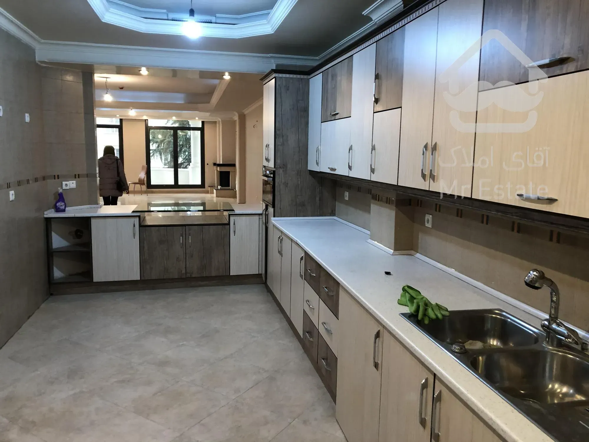 رهن و اجاره آپارتمان ۲۲۰ متری ۳ خوابه کامرانیه