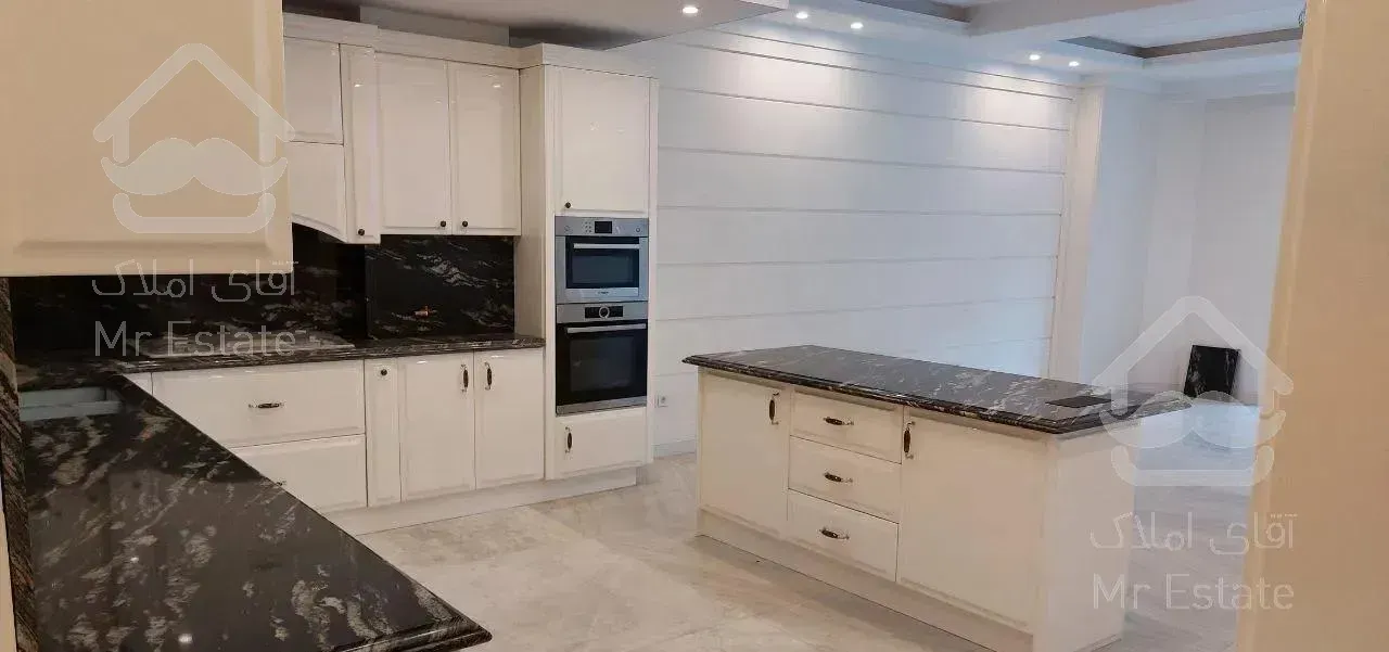 ۱۷۵ متر محلاتی ۲ پارکینگ