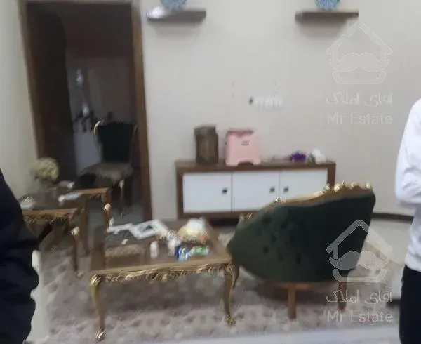 آپارتمان۶۸متر همکف حیاط اختصاصی خ مبارزان غربی