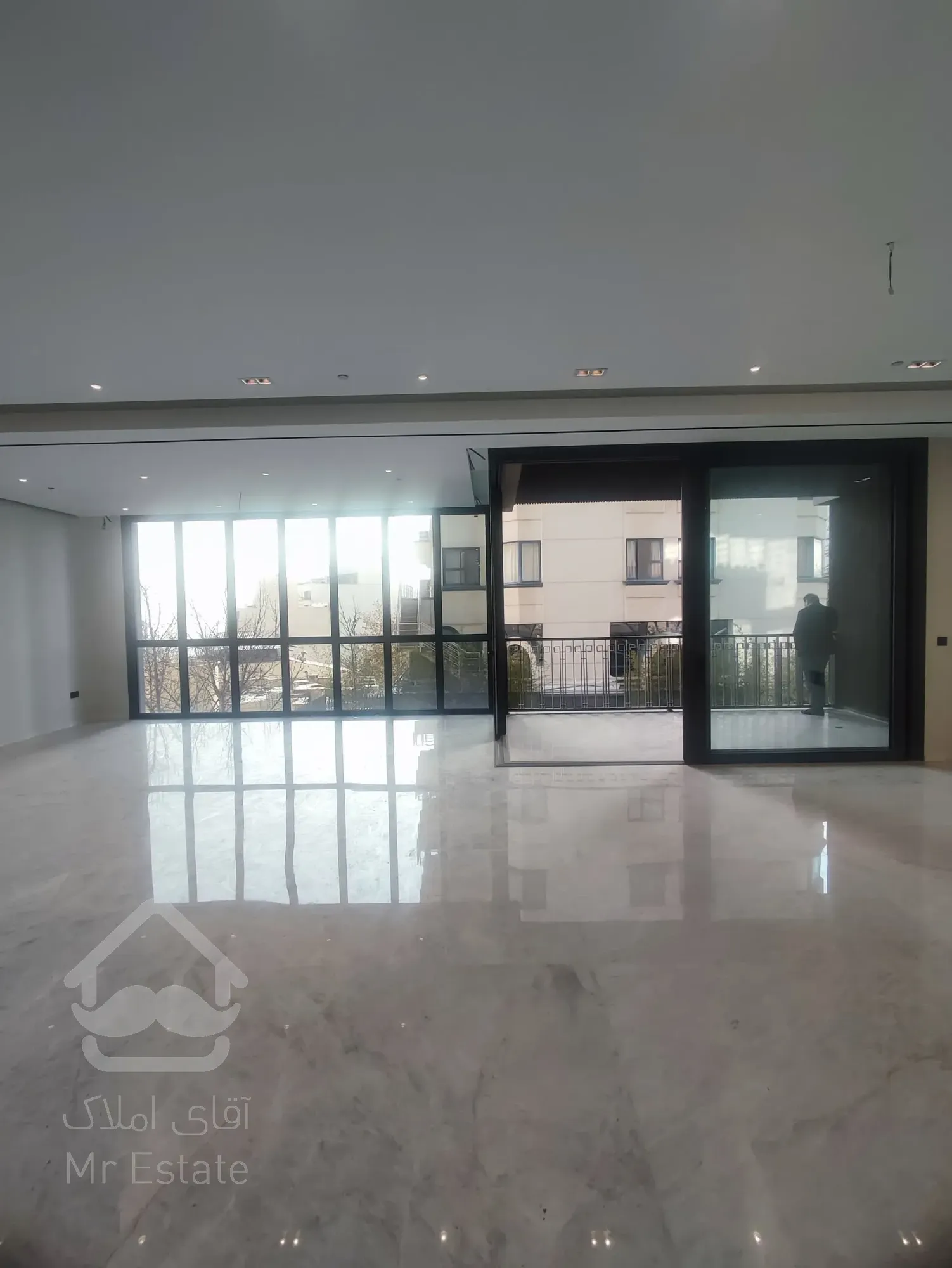 فروش اپارتمان 300متری زعفرانیه