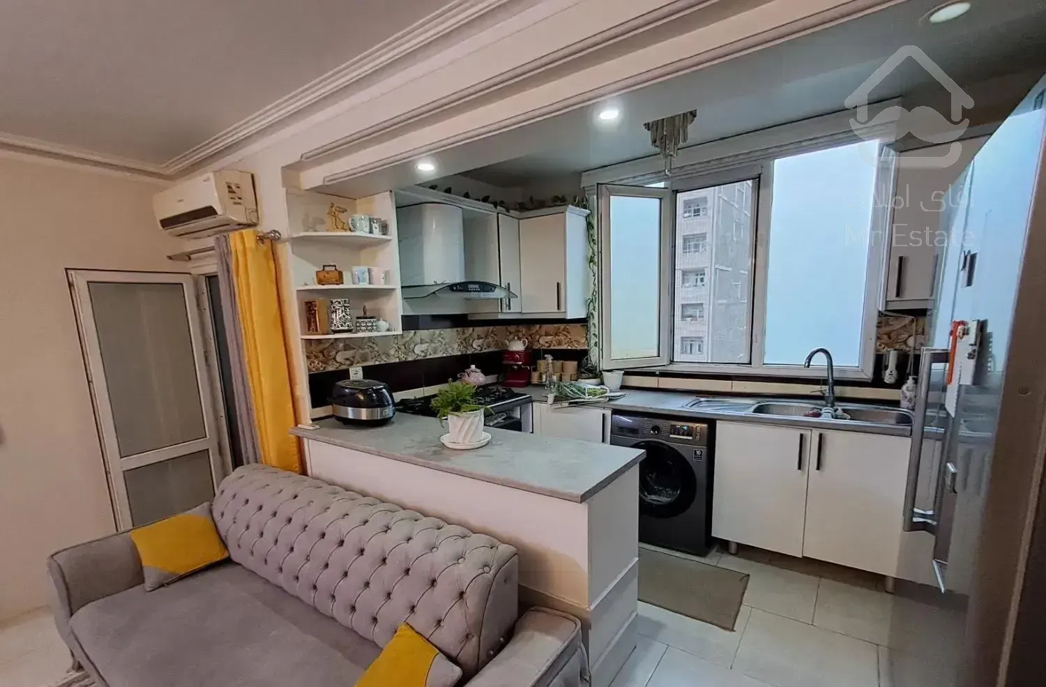 ۷۵ متر / ۲ خواب/ هوافضا / پارکینگ اسانسور فول