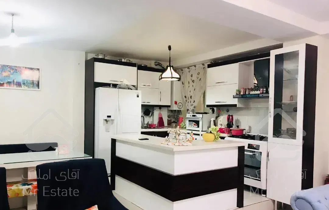 دوخوابه/تاجداری/پارکینگ اختصاصی