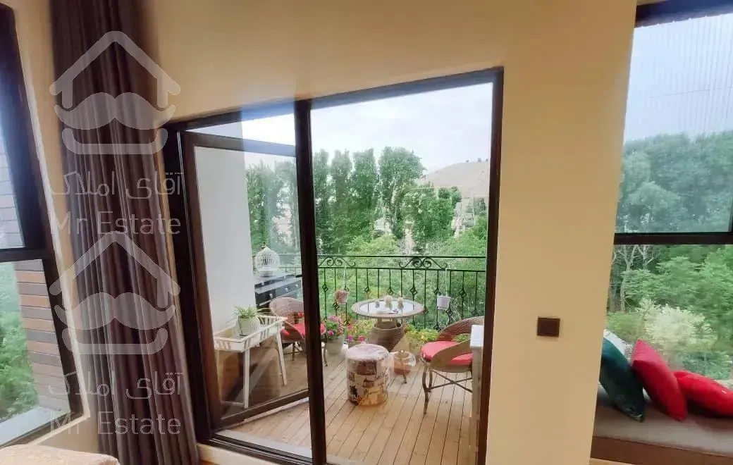 فروش ۱۳۰ متر آپارتمان مشرف به دره درکه