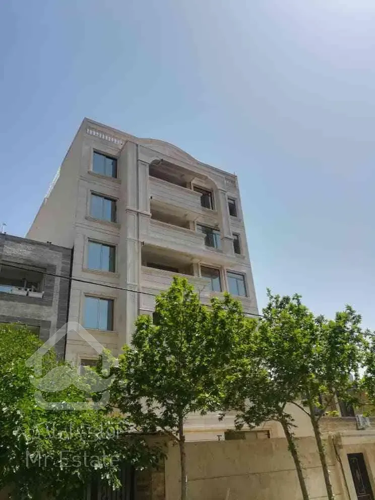 ۳۳۰ متر وکیر آباد نوساز ۴ خوابه