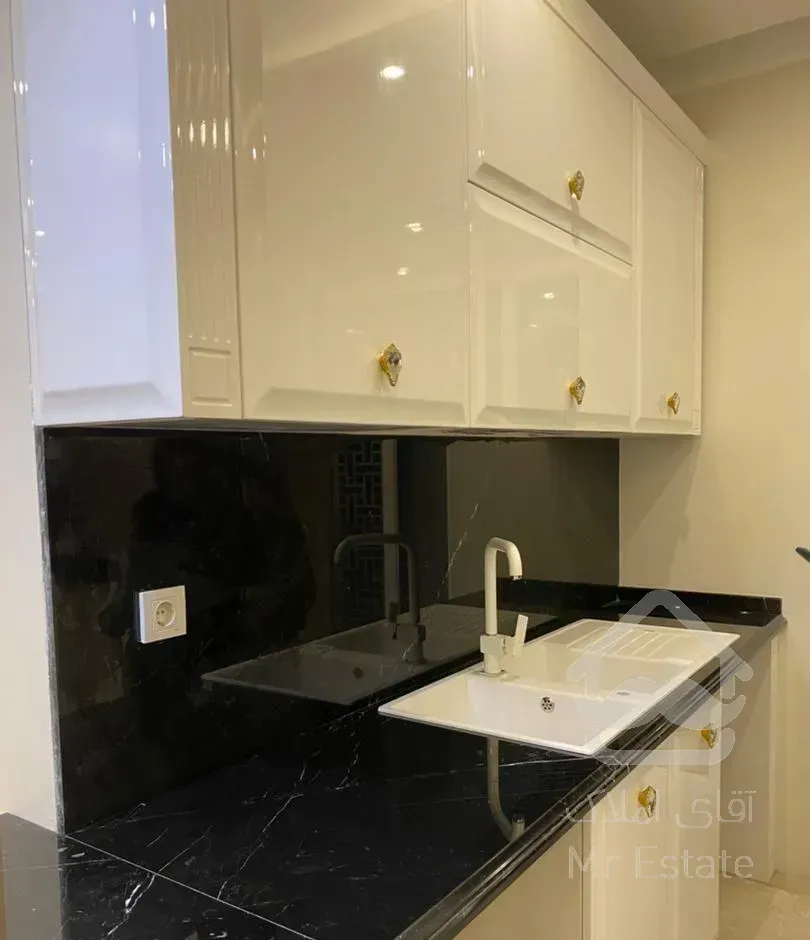 فروش آپارتمان ۱۳۰ متری ۲ خوابه در امیرآباد