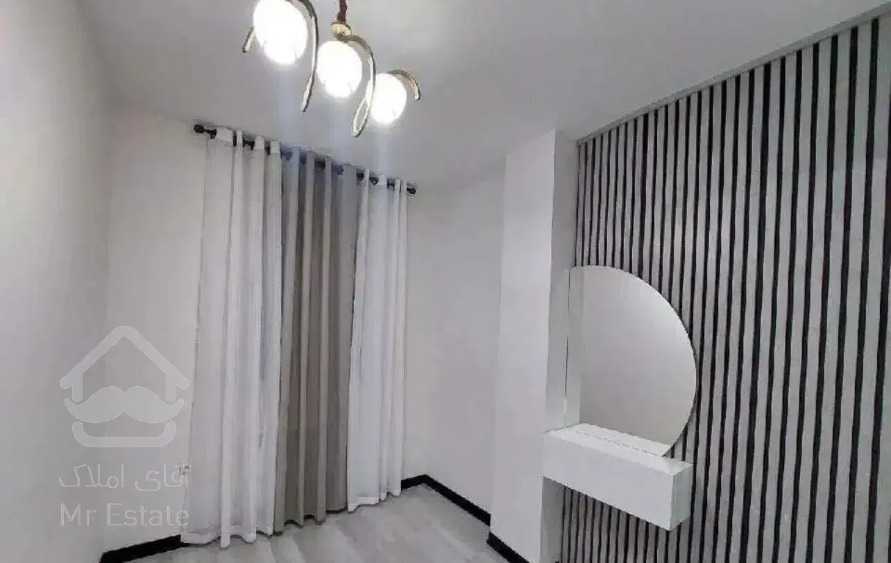 ۶۰ متری/بازسازی شده/پارکینگ دار/ بر اصلی