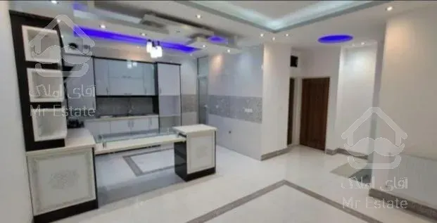 نیم طبقه 110 متری، واقع در بلوار خامنه‌ای