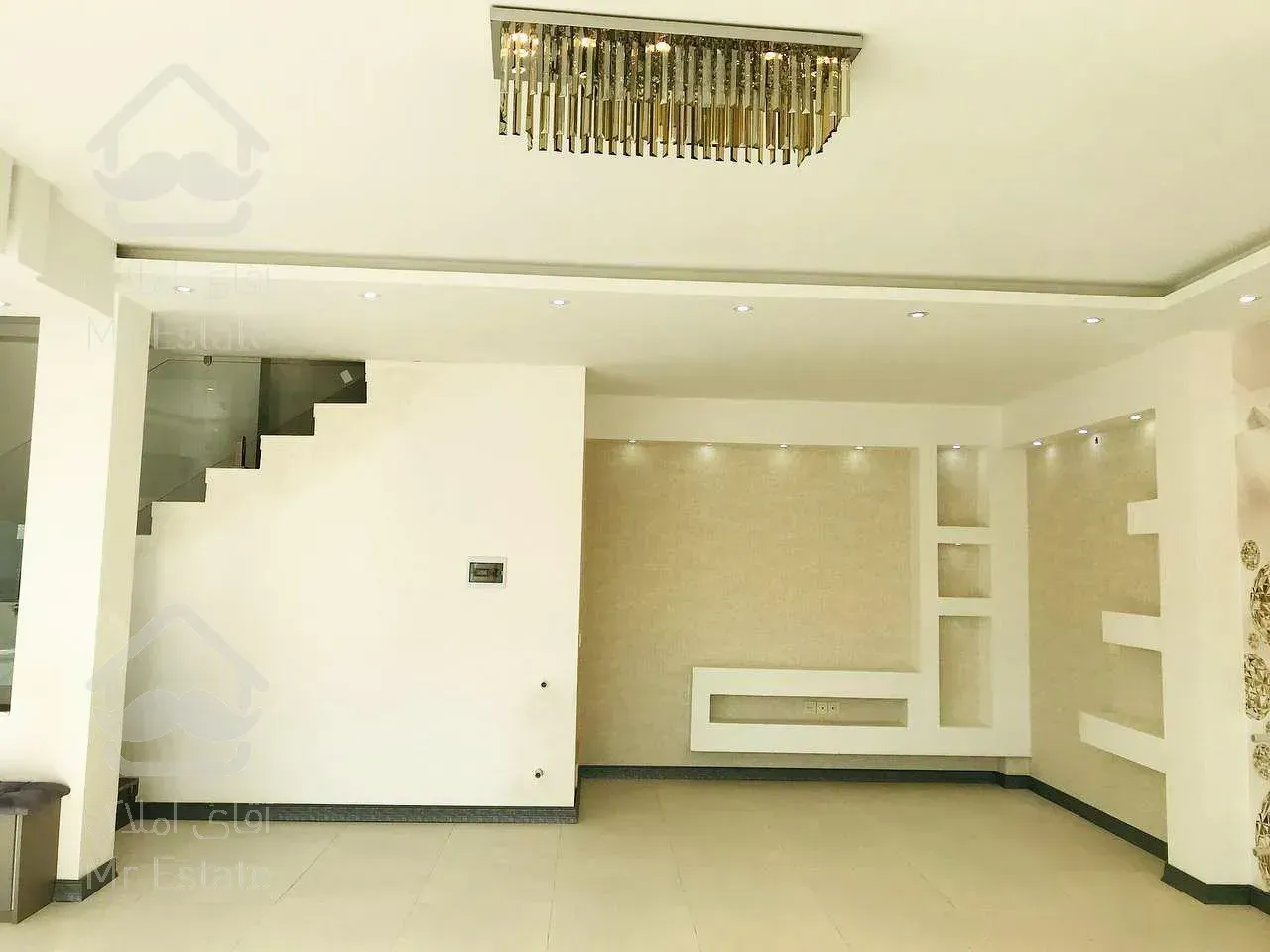 فروش ویلا ۲۰۰ متری در محمودآباد نزدیک دریا