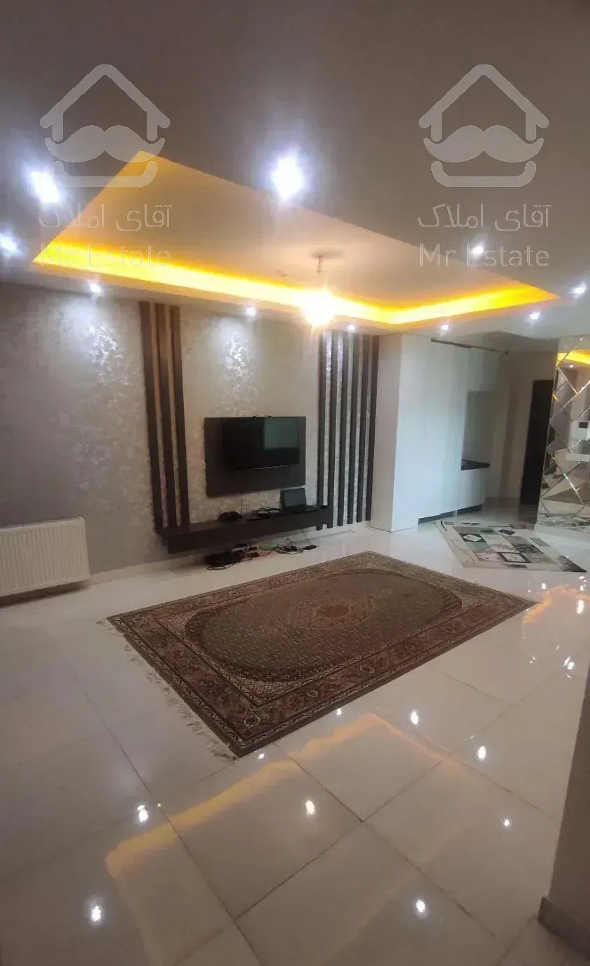 86متر/نوساز/فول امکانات/2پارکینگ سندی۳تا مزاحم