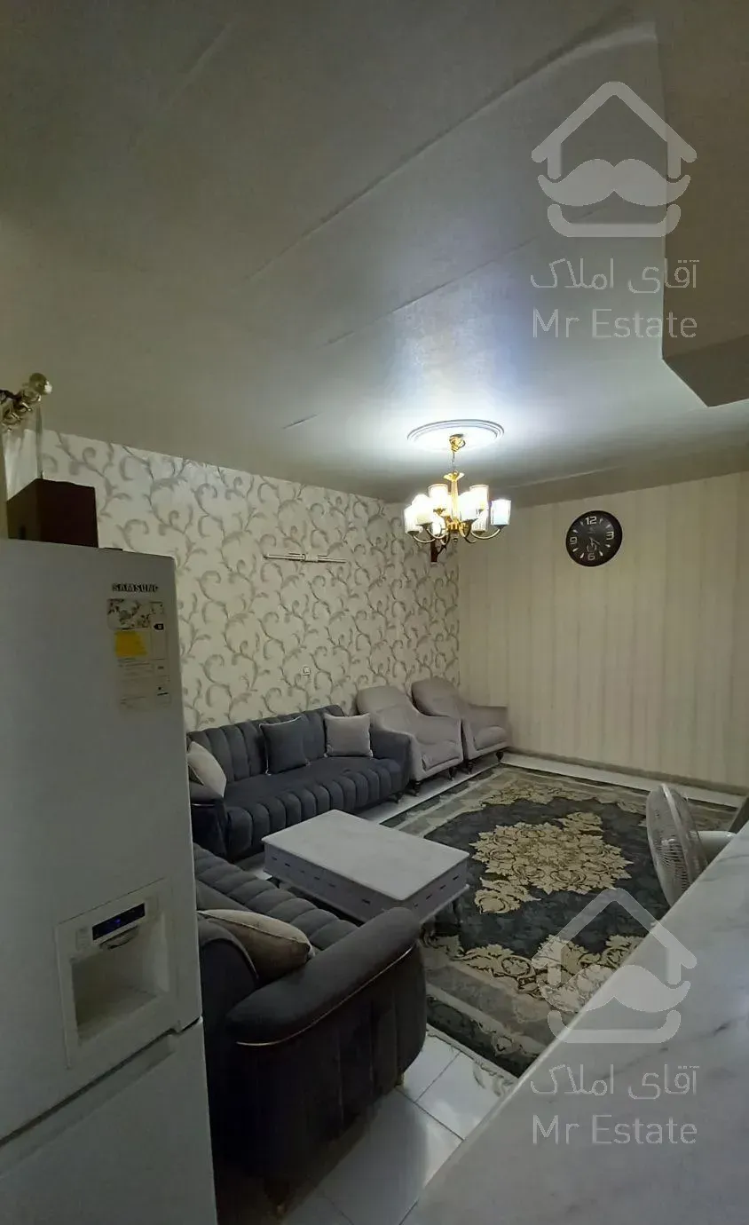 ۵۰متر تمیز و نورگیر