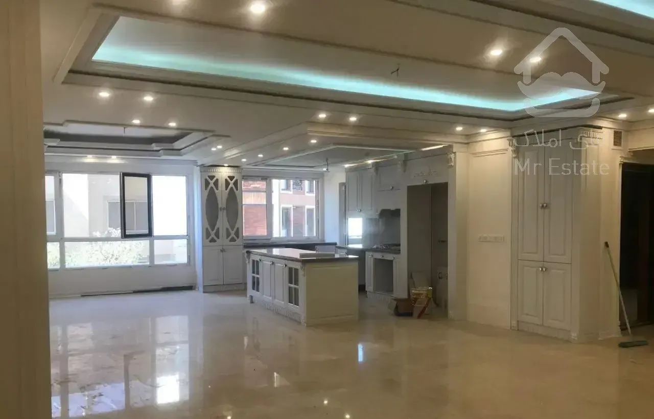 فوری بقیمت رسیده ۱۶۰ متر آپارتمان کاشانک