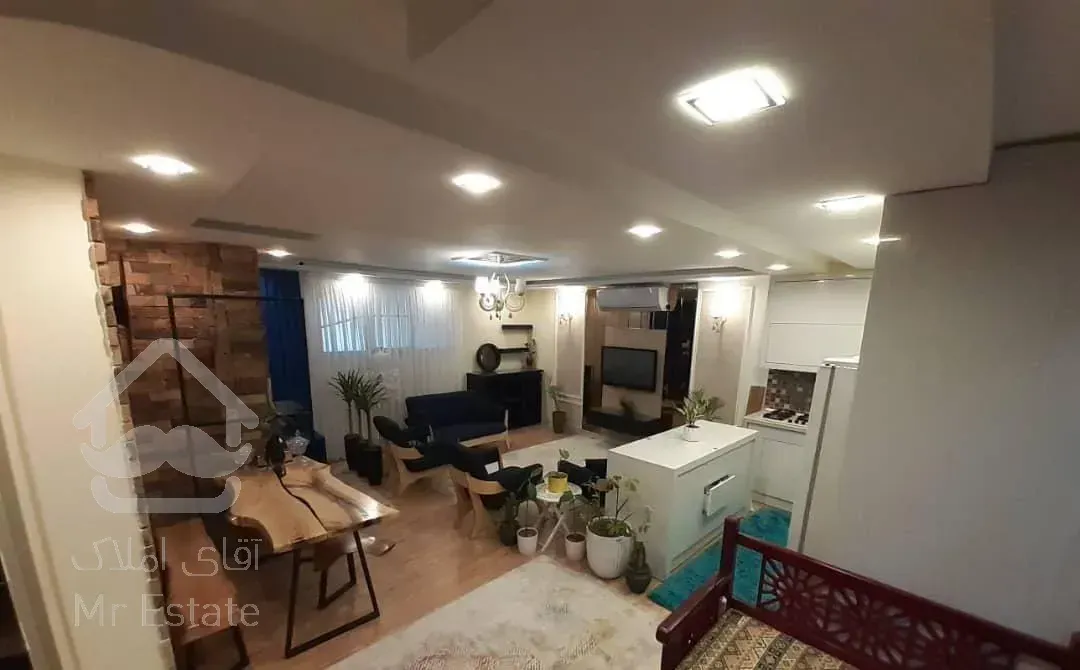 همکف با حیاط حاشیه حافظ