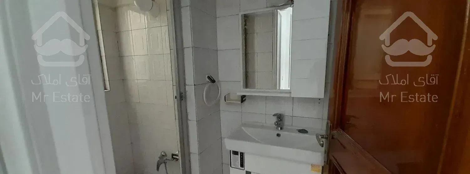 ۱۴۰ متری تک واحدی ط اول با پارکینگ غربی