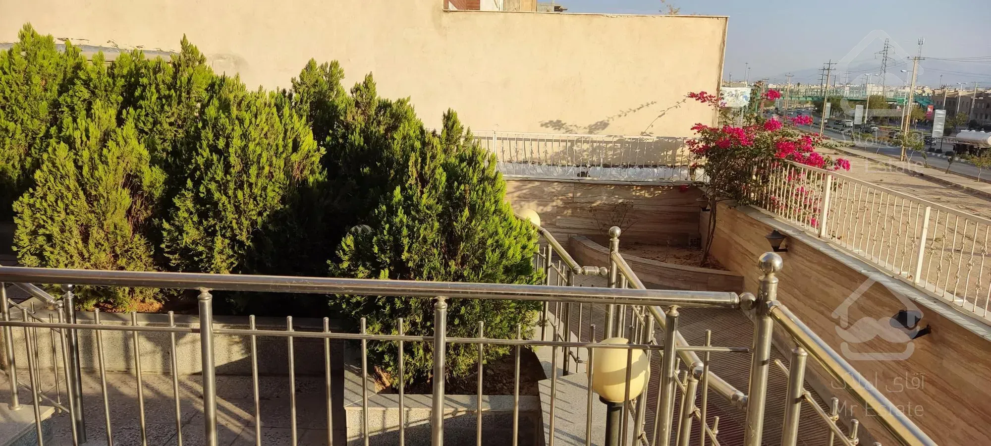 آپارتمان 120 متری سه خوابه سرداران