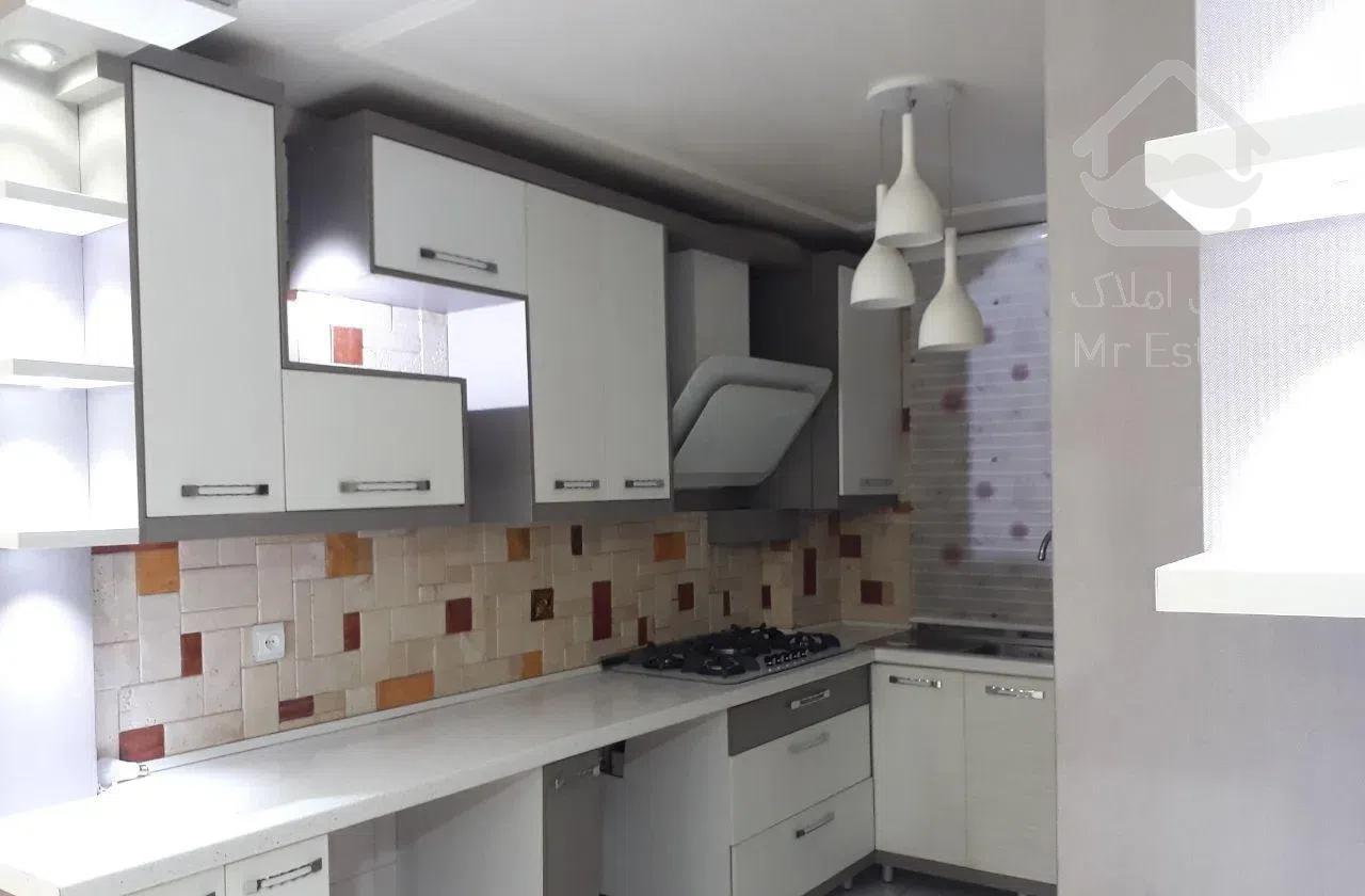 حافظیه*۷۴متر*خوش نقشه*غرق‌درنور*تاپ لوکیشن