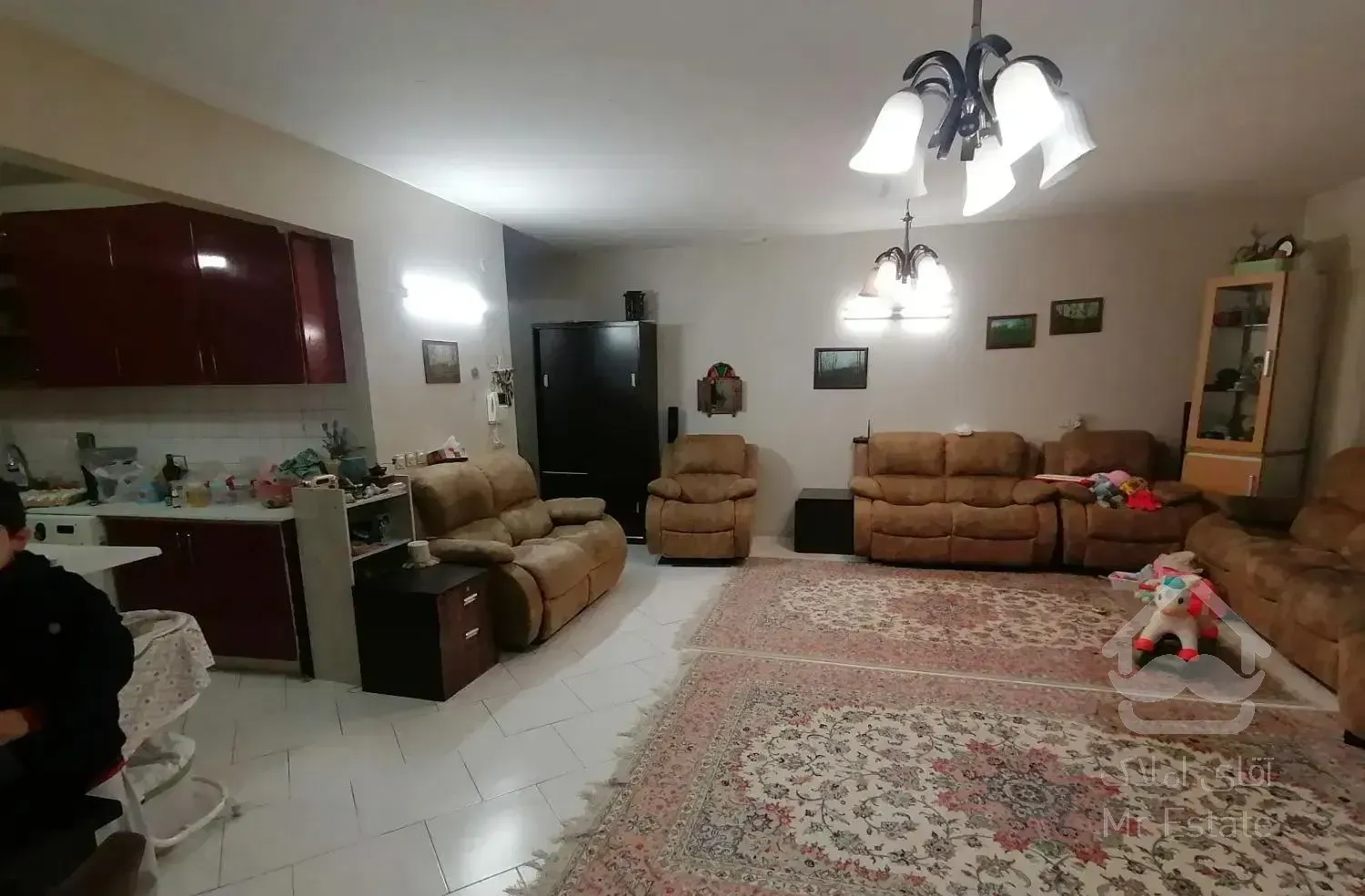 107متر/میدان ولیعصر/دارای پارکینگ و آسانسور