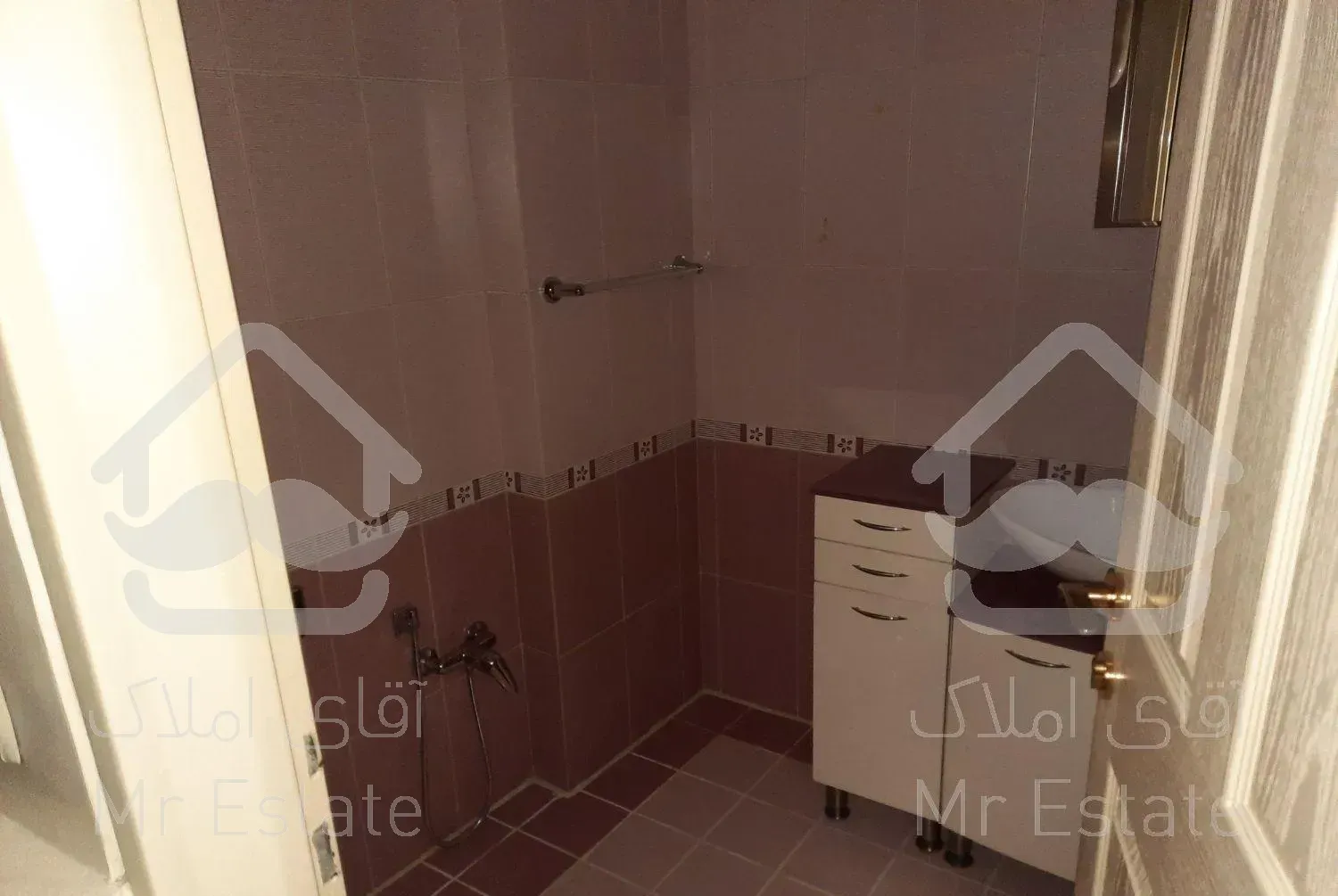 آپارتمان ، ۱۴۰ متری ، سه خوابه