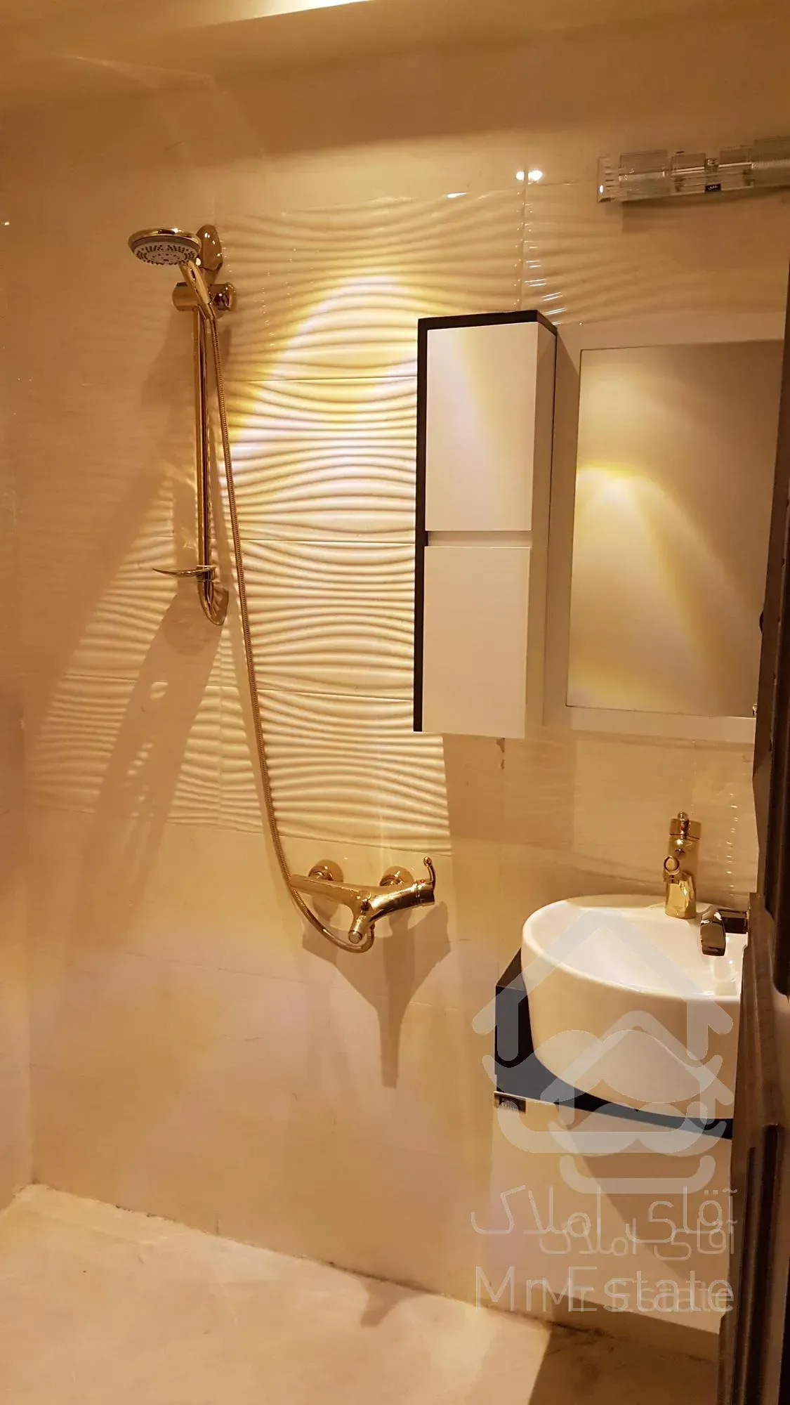 فروش آپارتمان سه خوابه در صادقیه