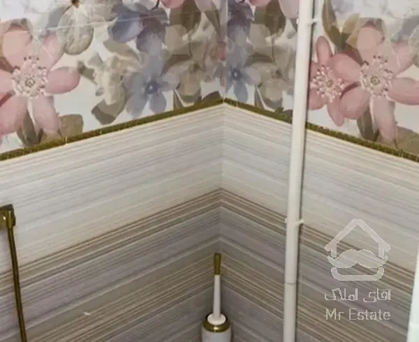 واحد ۱۲۷متری در ۲۰۰متری دریاچه چیتگر