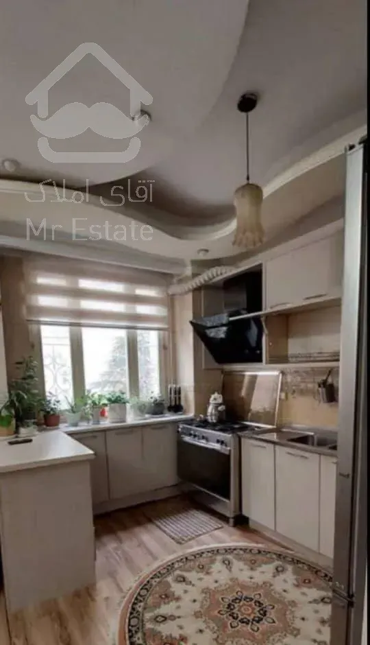 ۴۳ متر پارکینگ دار / سالن پرده خور