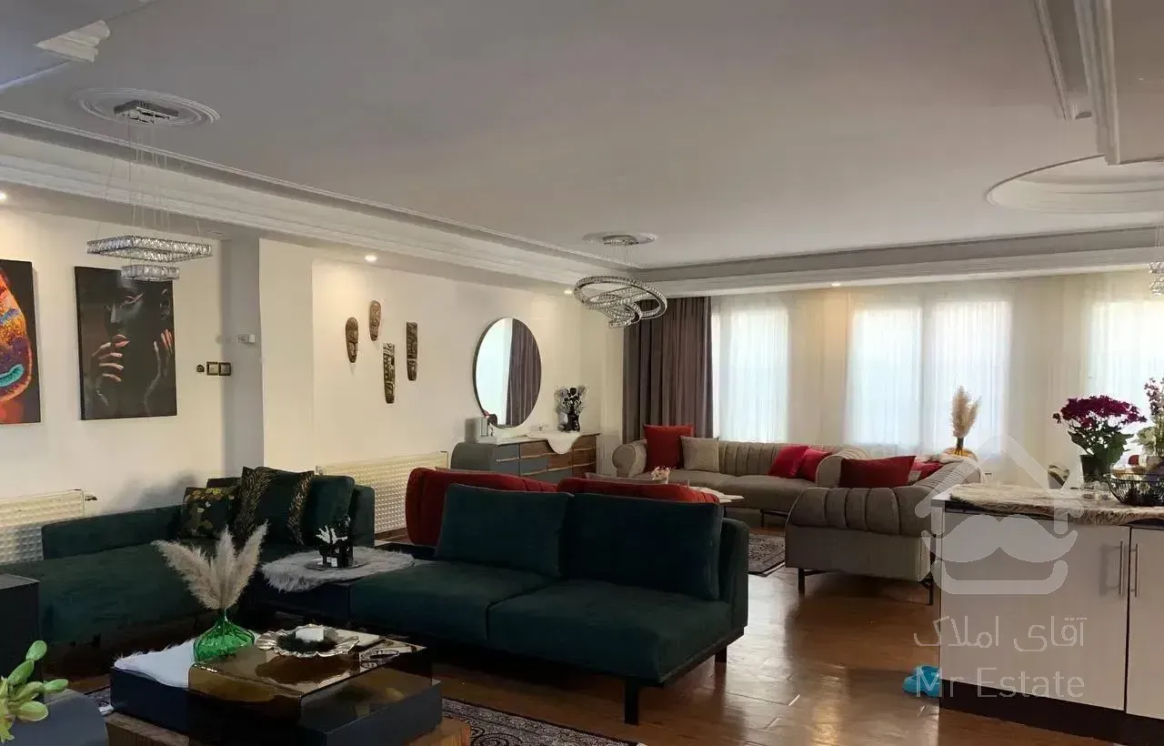 ۱۰۵متر تک واحدی  حیاط در اختیار  (پرچم)