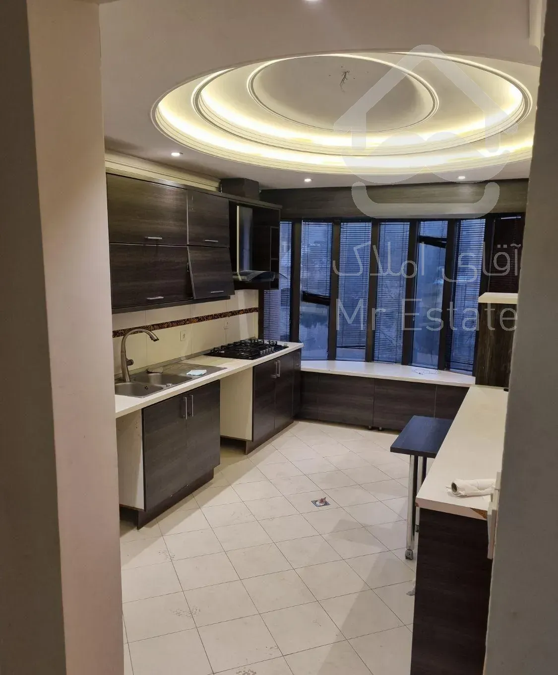 شیراز شمالی۱۴۵ متر ۳ خوابه ۲ پارکینگ