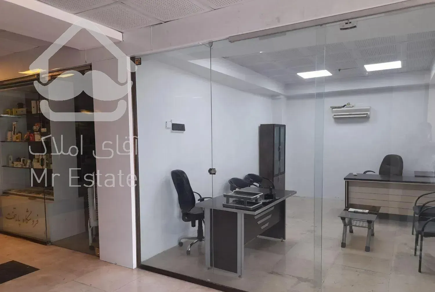 مغازه داخل پاساژ گلستان