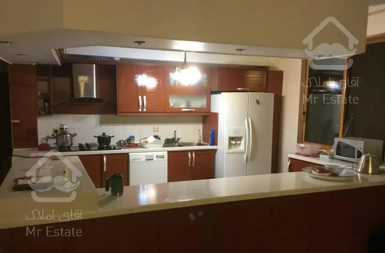 آپارتمان ۱۷۰ متری سه خواب