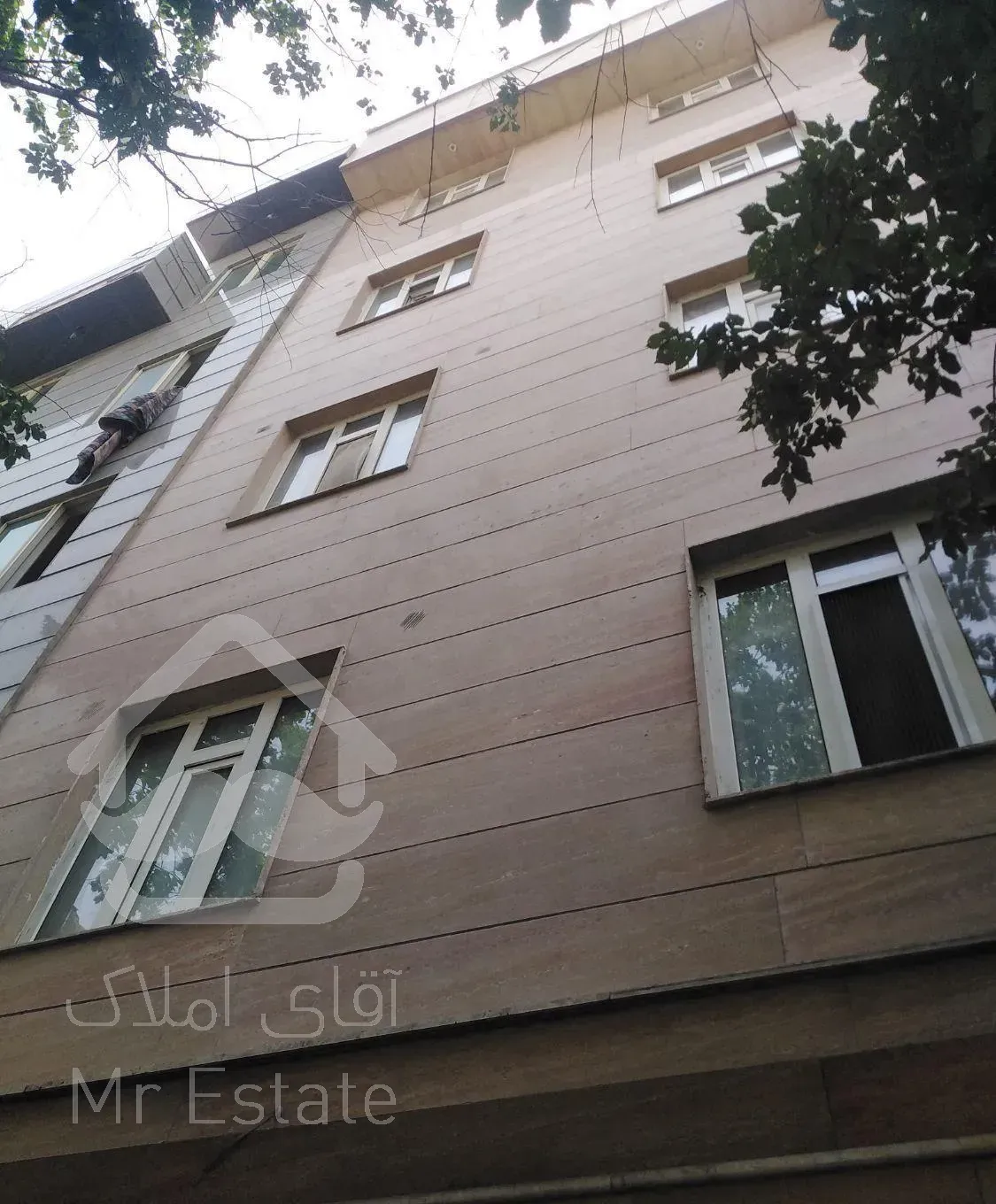 اجاره آپارتمان  60 م  ۱ خوابه  پارکینگ و آسانسور