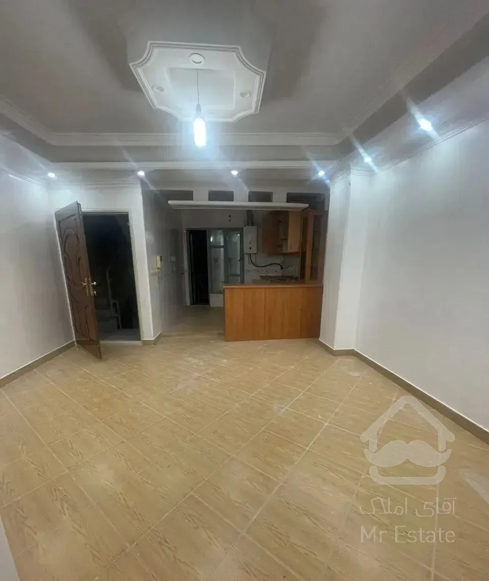 ۶۱ متر با پارکینگ انباری